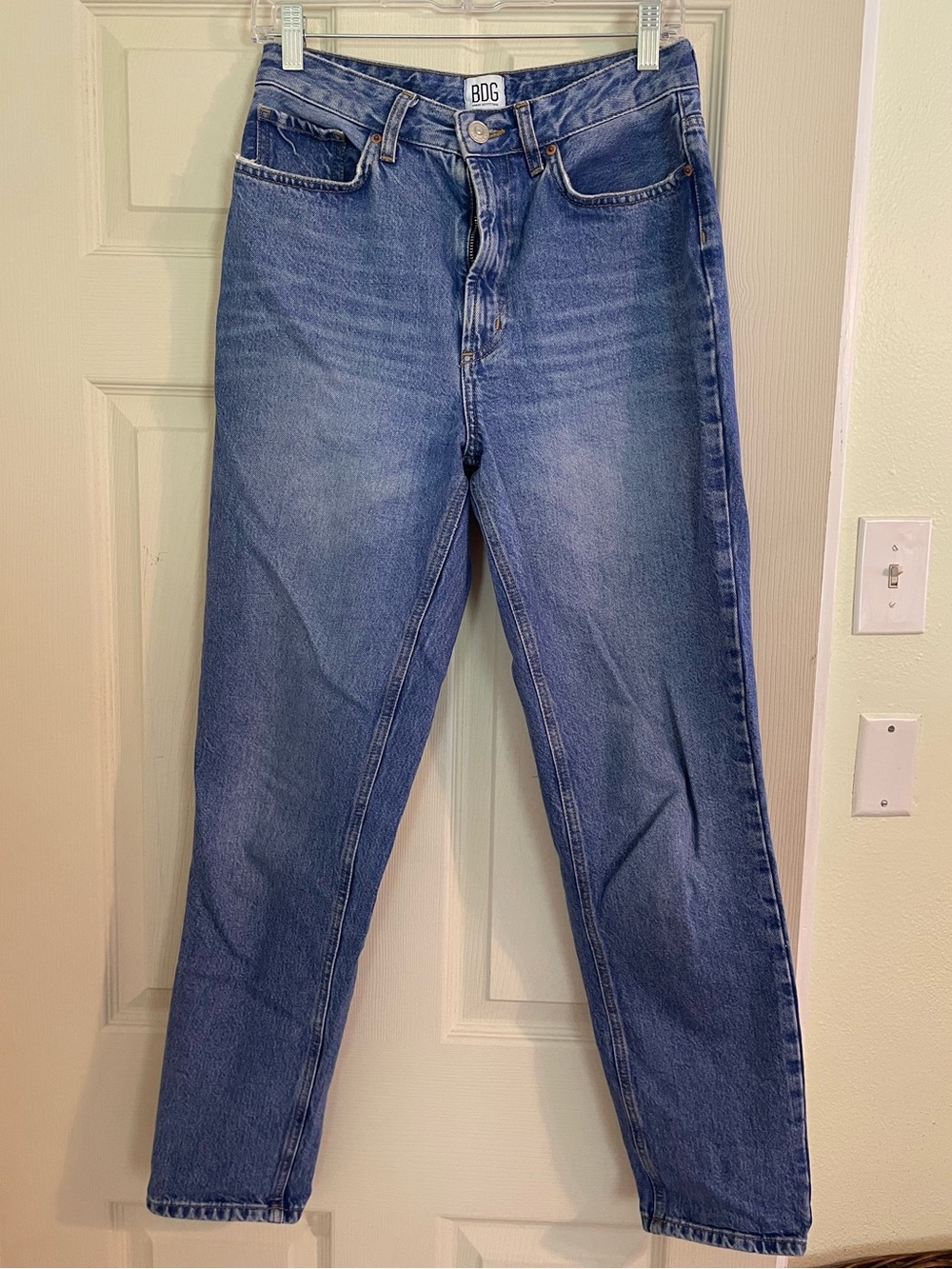 BDG High-Rise Mom Jeans in Medium Blue Wash